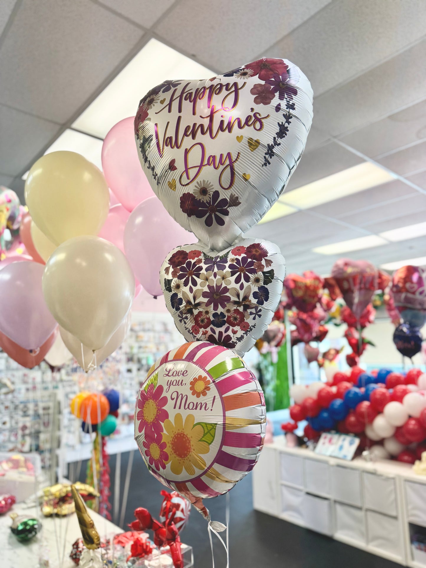 Love You Mom Flowers Foil Balloon (18 Inch)